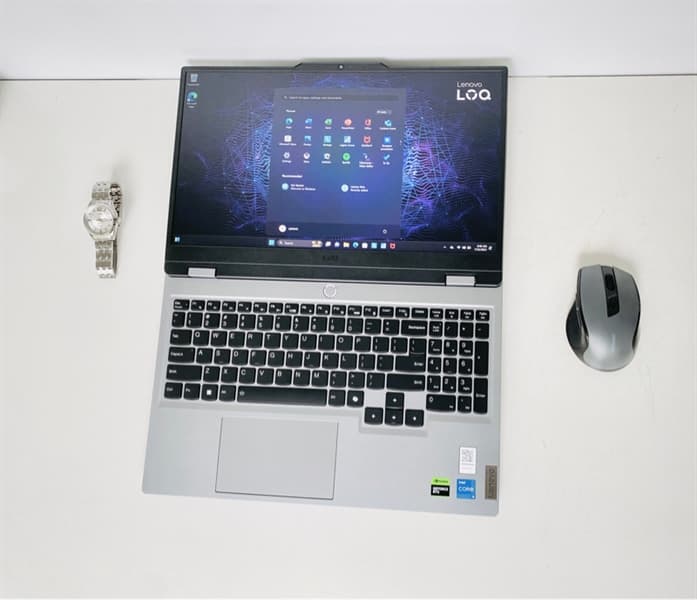 Máy tính laptop Lenovo LOQ 2024 15IAX9 /CPU Core i5-12450HX/ Card RTX 3050 6GB/Ram 12GB/SSD 512GB, màn 15,6 FHD 144hz/ MP2NHM18